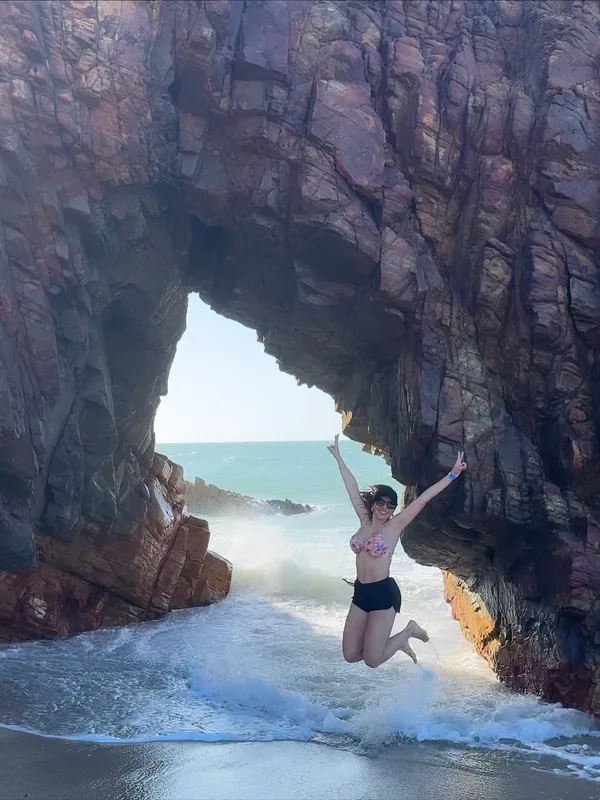 Cliente feliz em passeio de aventura no Ceará
